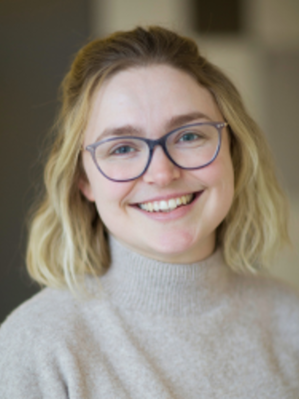  Emily Calderbank