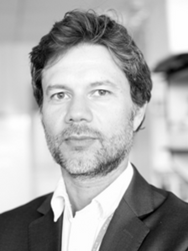  Andras  Lakatos 