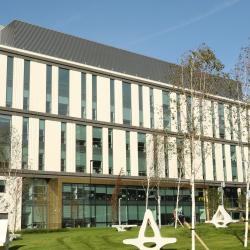 Photo of multistorey laboratory building - the Jeffrey Cheah Biomedical Centre.