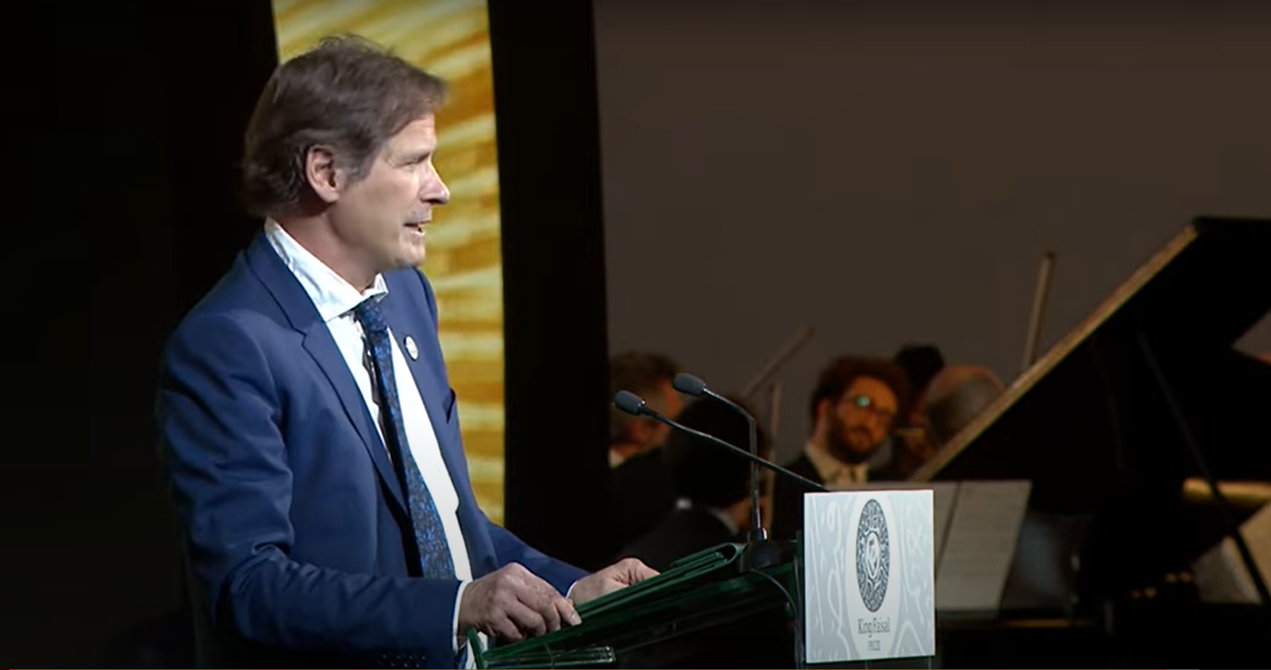 Robin Franklin accepts King Faisal Prize